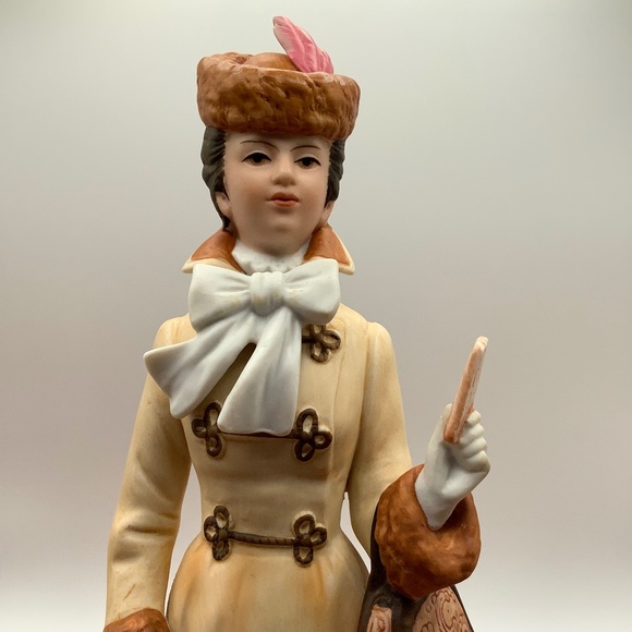 1982 Avon - MRS. ALBEE - President's Club Albee Award Collectible.  Full Size! - Picture 2 of 8